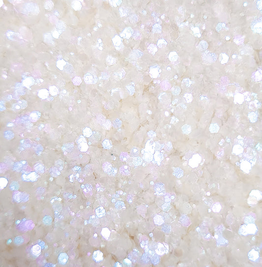 Gel Pailleté biodégradable Nuit Blanche SiSi La Paillette, contenant des paillettes brillantes et fines dans un mélange blanc et nacré.